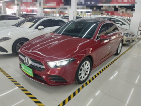奔驰A级 2020款 改款 A 200 L 运动轿车动感型