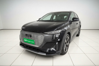 奥迪Q5 e-tron 2023款 40 e-tron 星耀型 机甲套装
