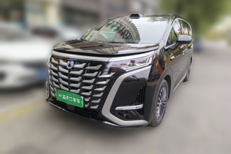 腾势D9 2025款 DM-i 四驱尊航型
