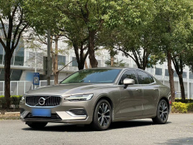 沃尔沃S60 2021款 T4 智逸豪华版