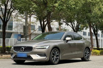 沃尔沃S60 2021款 T4 智逸豪华版