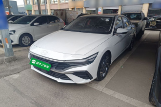 现代 伊兰特 2023款 1.5L CVT LUX尊贵版