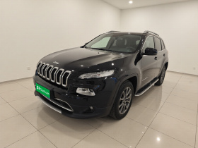 Jeep 自由光 2020款 2.0L 两驱经典运动版