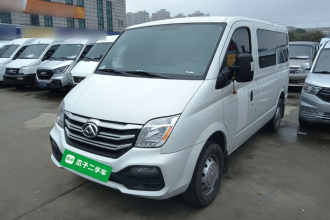 上汽大通MAXUS 新途V80 2023款 2.0T 手动经典傲运通短轴超低顶5/6座