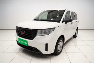 五菱汽车 五菱宏光PLUS 2019款 1.5T 手动标准型 5座