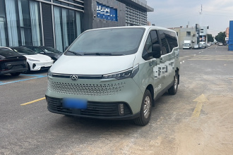 上汽大通MAXUS 新途V70 2023款 2.0T 精英版 手动短轴低顶 5/6座（125Ps）