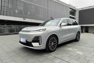 深蓝汽车 深蓝S09 2025款 四驱Ultra+ 高定版