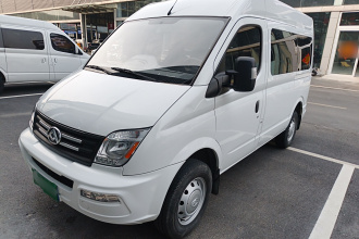 上汽大通MAXUS 新途V80 2023款 2.0T 手动经典傲运通短轴中顶5/6座