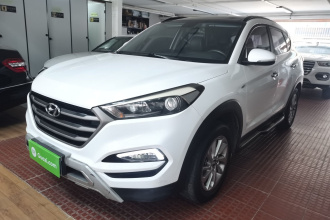 现代 途胜 2018款 1.6T 双离合两驱15周年特别版