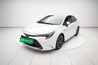 丰田 雷凌 2023款 智能电混双擎 1.8L 豪华版