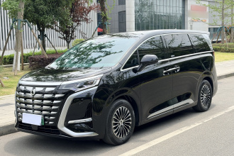 腾势D9 2022款 DM-i 970 四驱尊荣型
