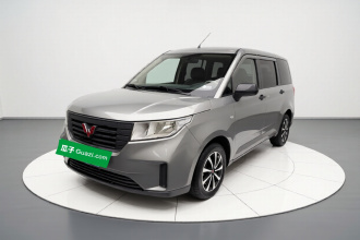 五菱汽车 五菱宏光PLUS 2020款 1.5L 手动标准型 5座