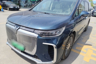 岚图汽车 岚图梦想家 2025款 PHEV 四驱旗舰鲲鹏版