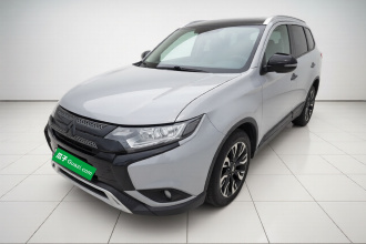 三菱 欧蓝德 2020款 2.0L 两驱畅享版 5座