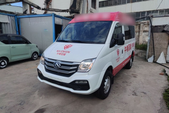 上汽大通MAXUS 新途V80 2024款 傲运通超值版 6MT 短轴中顶127Ps 5/6座