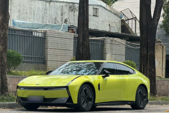 小鹏P7 2025款 702 长续航 Ultra