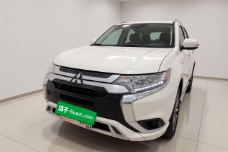 三菱 欧蓝德 2021款 2.0L 两驱畅行版 5座