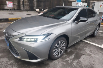 雷克萨斯ES 2025款 200 臻享版