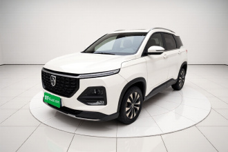 宝骏530 2021款 全球车周年纪念版 1.5T CVT尊贵互联型 7座