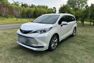 丰田 赛那SIENNA 2023款 2.5L混动 尊贵版