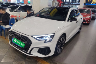 奥迪A3 2024款 A3L Limousine 35 TFSI 时尚运动型