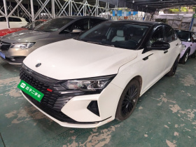 东风风神 奕炫MAX 2021款 1.5T 超酷潮爸版