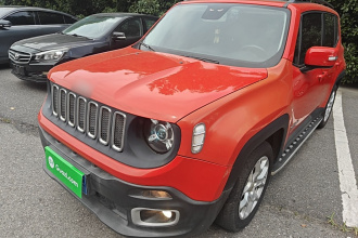 Jeep 自由侠 2018款 互联大屏版 180T 自动劲能版