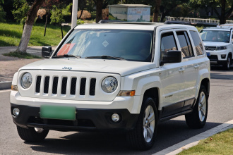 Jeep 自由客 2014款 2.4L 运动版