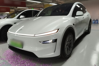 特斯拉 Model Y L 2025款 长续航全轮驱动版