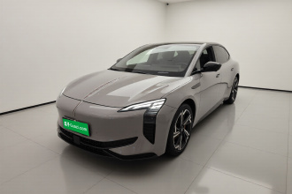 红旗EH7 2024款 760 Pro+ 四驱版