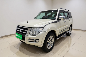 三菱 帕杰罗（平行进口）   V97 3.8L 五门 GLS 天窗 中东