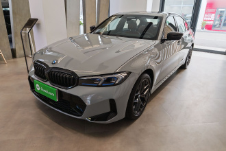 宝马3系 2025款 330Li 尊享型 M运动曜夜套装