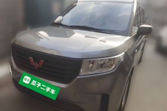 五菱汽车 五菱宏光PLUS 2020款 1.5L 手动标准型 7座