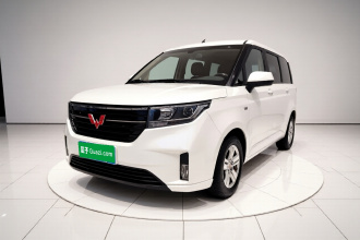 五菱汽车 五菱宏光PLUS 2019款 1.5T 手动豪华型 7座