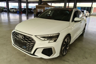 奥迪A3 2024款 A3L Limousine 35 TFSI 时尚运动型