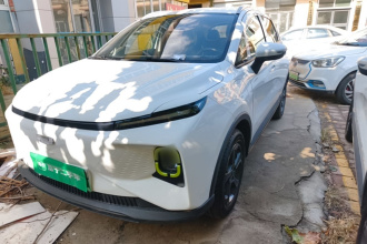 吉利几何E萤火虫 2022款 320KM 乖巧虎 4座