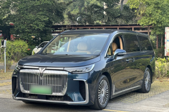 岚图汽车 岚图梦想家 2025款 PHEV 四驱旗舰鲲鹏版