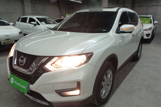 日产 奇骏 2022款 2.0L 两驱智联舒享版