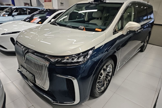 岚图汽车 岚图梦想家 2025款 PHEV 四驱旗舰乾崑版