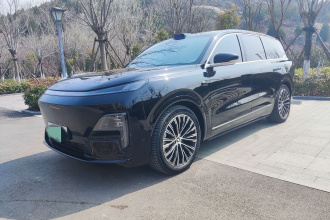 深蓝汽车 深蓝S09 2025款 四驱Ultra+ 高定版