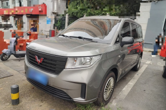 五菱汽车 五菱宏光PLUS 2020款 1.5L 手动标准型 5座