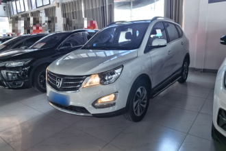 宝骏560 2015款 1.8L 手动豪华型