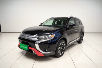 三菱 欧蓝德 2019款 2.4L 四驱致享版 7座 国VI