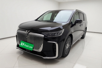 岚图汽车 岚图梦想家 2025款 PHEV 四驱旗舰鲲鹏版