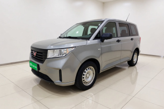 五菱汽车 五菱宏光PLUS 2020款 1.5L 手动标准型 5座