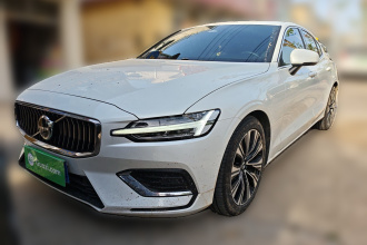 沃尔沃S60 2025款 B4 智远豪华版