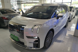 极氪009 2024款 六座行政版四驱 108kWh