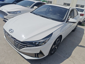 现代 伊兰特 2022款 1.5L CVT LUX尊贵版