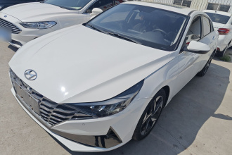 现代 伊兰特 2022款 1.5L CVT LUX尊贵版