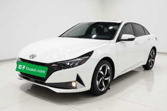 现代 伊兰特 2022款 240TGDi DCT LUX尊贵版